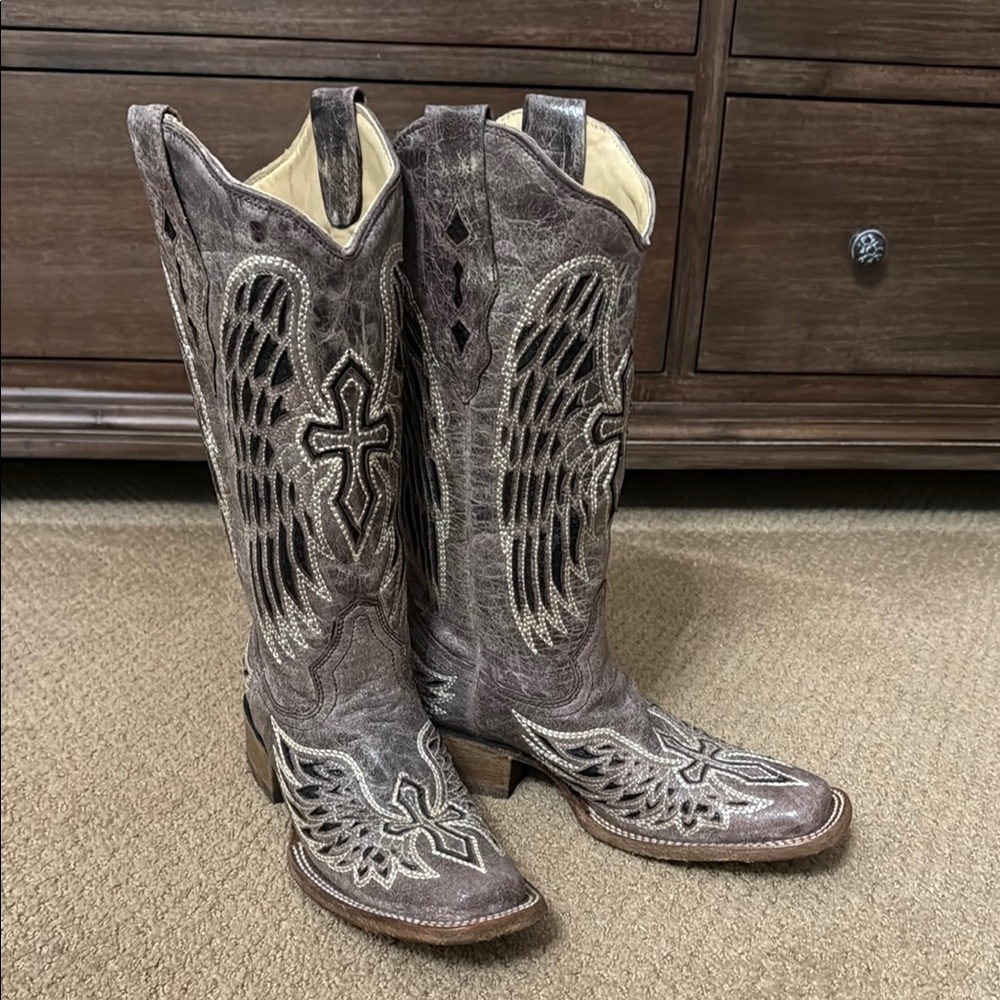 Corral Brown Western Boots with Intricate Embroidery